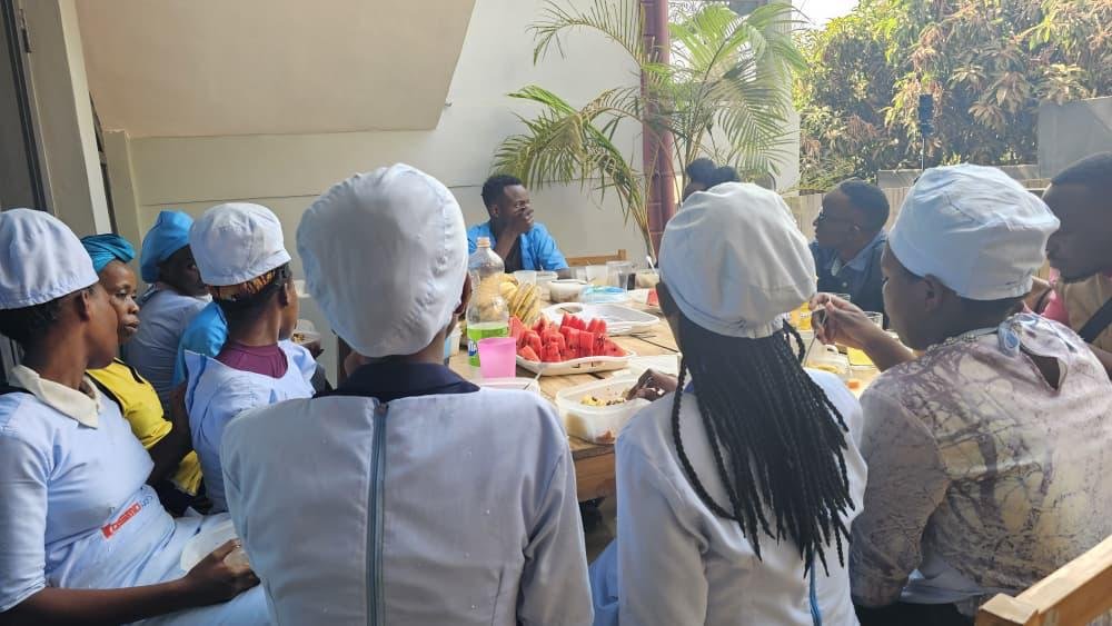 Abakozi ba Kosmotive ku munsi w'umuganura.